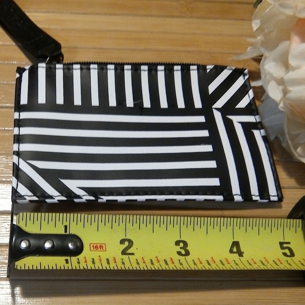 Estee Lauder cosmetic bag or change purse NWOT